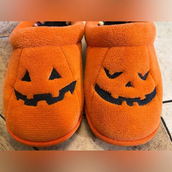 🎃Jack O Lantern slippers - Picture 3 of 4